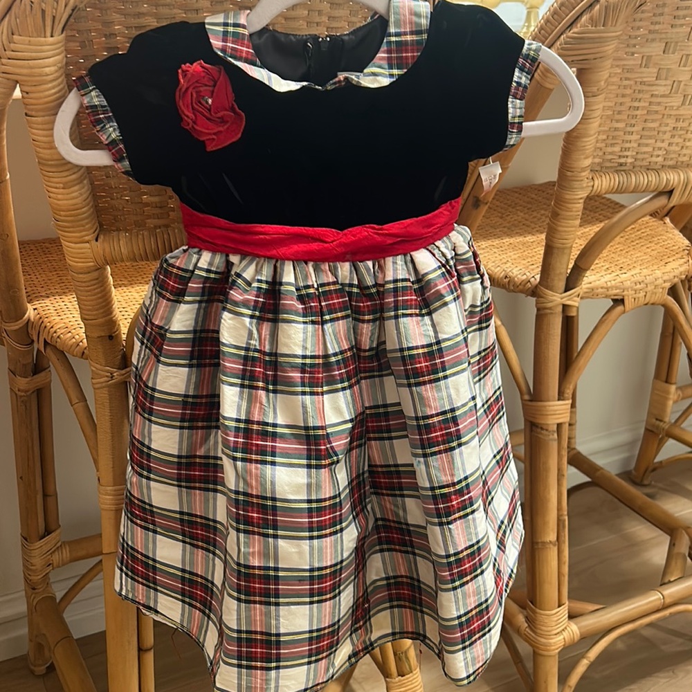Gorgeous girls size 24 months, plaid, silk, and velvet Christmas dress